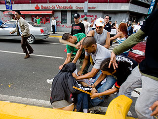 Periodistas de la Cadena Capriles fueron agredidos en Caracas