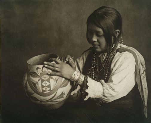 Alfarería de los indígenas de Estados Unidos. Fotografía de Karl Moon (¿1904?-1910)