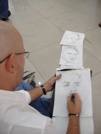 Nelson Jovandaric dibujando a José Vicente Blanco