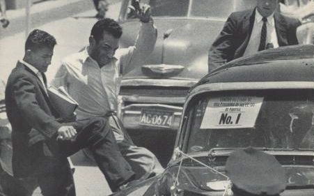 Pateándole el carro a Nixon